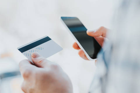 Study: You’re better off online shopping with a PC than a phone