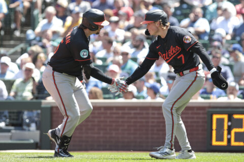 Rutschman and Henderson hit back-to-back homers and Orioles beat Mariners 4-3 for 3-game sweep
